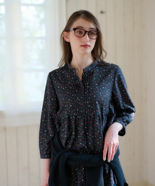 CARA O CRUZ / キャラ・オ・クルス シャツ・ブラウス | 洗える小花柄プルオーバーブラウス【CoC by CARA O CRUZ】 | 詳細1