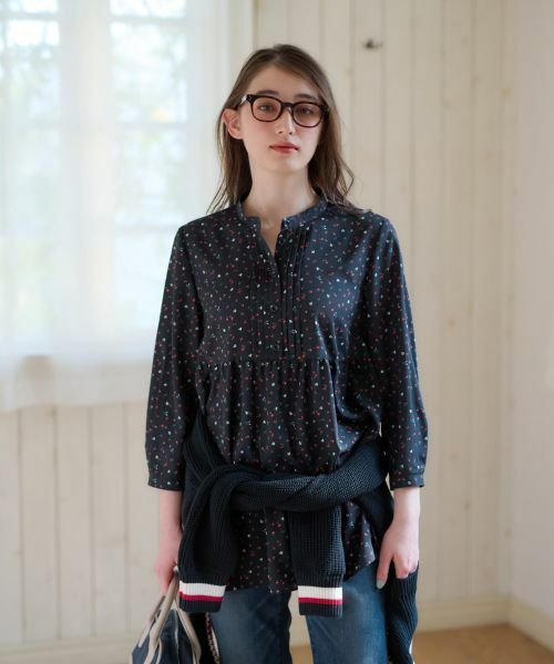 CARA O CRUZ / キャラ・オ・クルス シャツ・ブラウス | 洗える小花柄プルオーバーブラウス【CoC by CARA O CRUZ】 | 詳細2