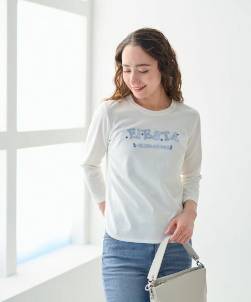 CARA O CRUZ/キャラ・オ・クルス 洗える スパンコール刺繍のロゴTシャツ アイボリー 11(L) CARA O CRUZ/キャラ・オ・クルス 洗える スパンコール刺繍のロゴTシャツ アイボリー 11(L)