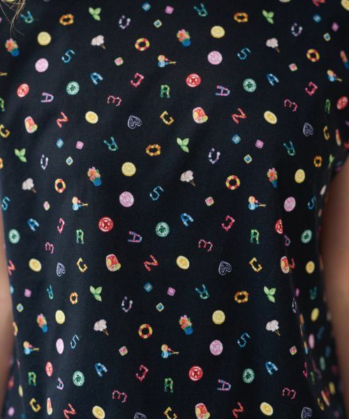 CARA O CRUZ / キャラ・オ・クルス Tシャツ | 洗える ミニモチーフ総柄Tシャツ【イワタニユウスケ】 | 詳細24