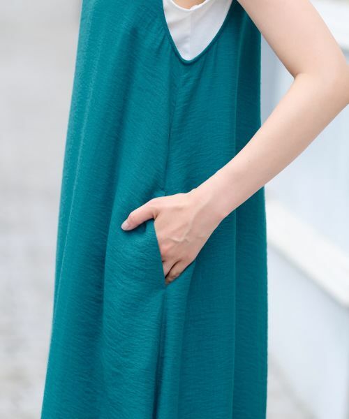 CARA O CRUZ / キャラ・オ・クルス ロング・マキシ丈ワンピース | Vネックジャンパースカート【CoC by CARA O CRUZ】 | 詳細25