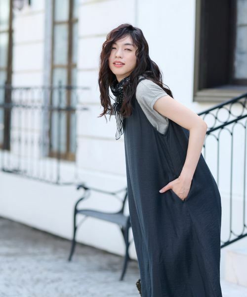 CARA O CRUZ / キャラ・オ・クルス ロング・マキシ丈ワンピース | Vネックジャンパースカート【CoC by CARA O CRUZ】 | 詳細6