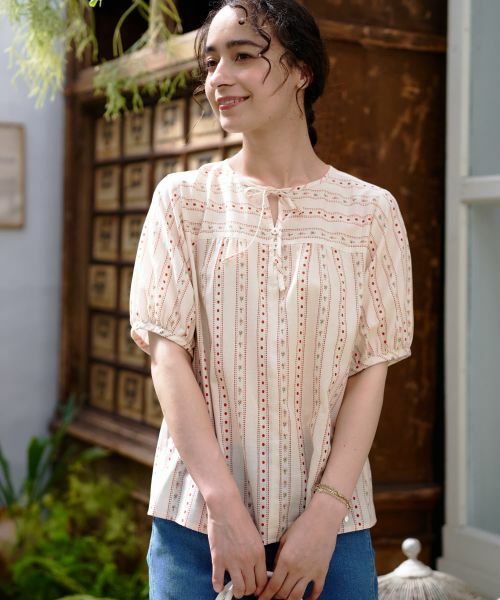 CARA O CRUZ / キャラ・オ・クルス シャツ・ブラウス | ドットと花柄のタイブラウス【DEVEAUX】 | 詳細1