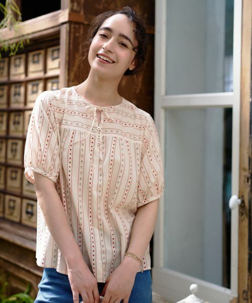 CARA O CRUZ / キャラ・オ・クルス シャツ・ブラウス | ドットと花柄のタイブラウス【DEVEAUX】 | 詳細2