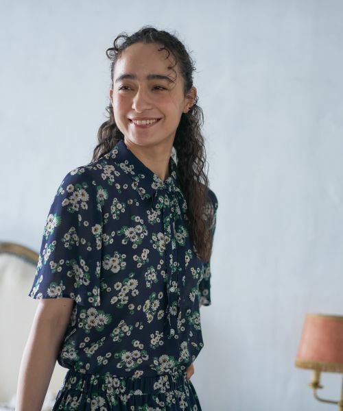 CARA O CRUZ / キャラ・オ・クルス シャツ・ブラウス | フラワー柄ボウタイブラウス【CoC by CARA O CRUZ】 | 詳細10