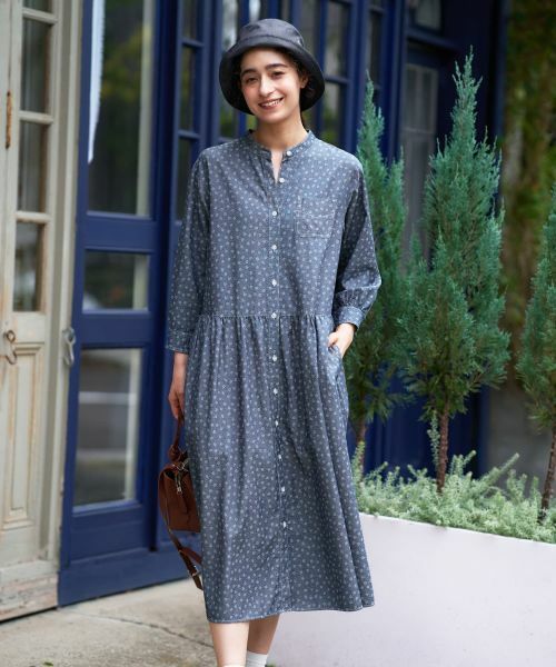 CARA O CRUZ / キャラ・オ・クルス ドレス | 小花柄インディゴデニムのワンピース | 詳細1