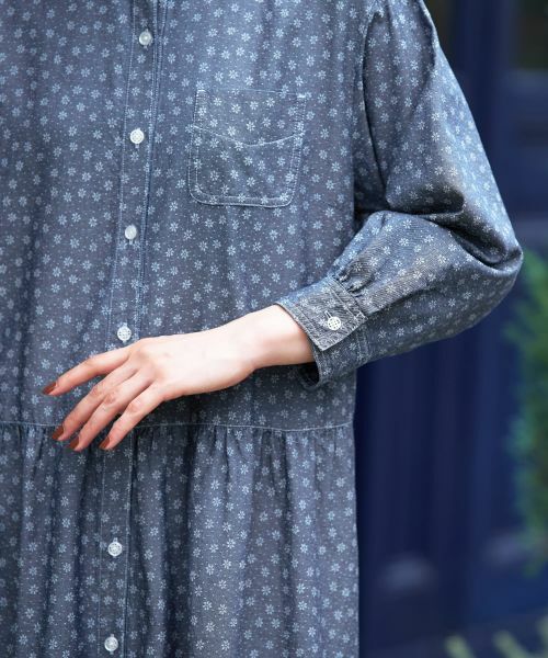 CARA O CRUZ / キャラ・オ・クルス ドレス | 小花柄インディゴデニムのワンピース | 詳細12