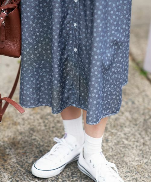 CARA O CRUZ / キャラ・オ・クルス ドレス | 小花柄インディゴデニムのワンピース | 詳細14