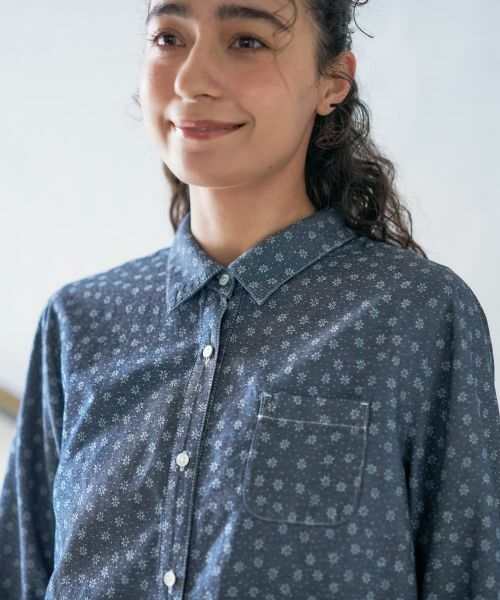 CARA O CRUZ / キャラ・オ・クルス シャツ・ブラウス | 小花柄インディゴデニムシャツ | 詳細12