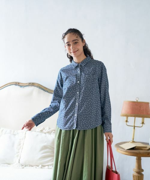 CARA O CRUZ / キャラ・オ・クルス シャツ・ブラウス | 小花柄インディゴデニムシャツ | 詳細4