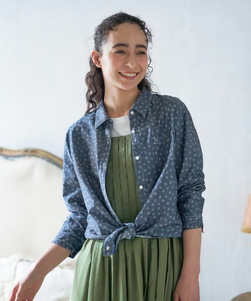 CARA O CRUZ/キャラ・オ・クルス 小花柄インディゴデニムブラウス ネイビー 9(M) CARA O CRUZ/キャラ・オ・クルス 小花柄インディゴデニムブラウス ネイビー 9(M)