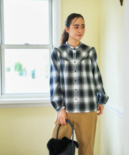 CARA O CRUZ / キャラ・オ・クルス シャツ・ブラウス | チェックバンドカラーブラウス | 詳細1