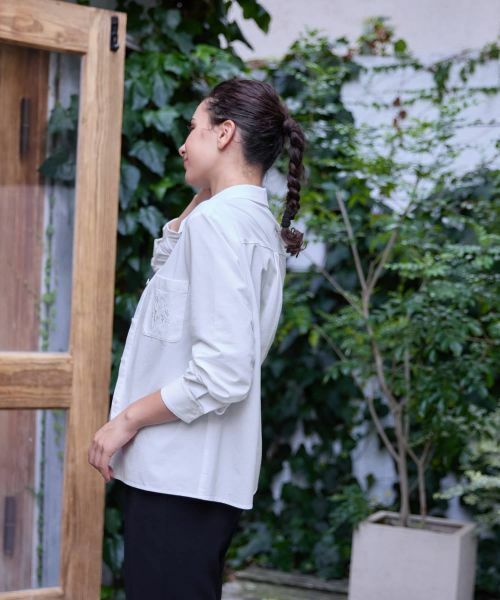 CARA O CRUZ / キャラ・オ・クルス シャツ・ブラウス | ポケット刺繍ブラウス【CoC by CARA O CRUZ】 | 詳細3