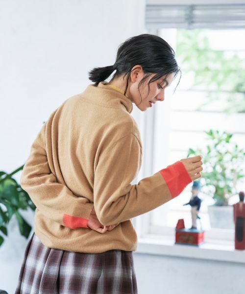 CARA O CRUZ / キャラ・オ・クルス ニット・セーター | 襟ドロストの配色袖ニット | 詳細9