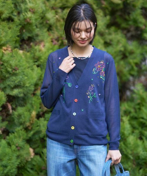 CARA O CRUZ / キャラ・オ・クルス カーディガン・ボレロ | フローラル刺繍Vネックカーディガン【CoC by CARA O CRUZ】（ネイビー）
