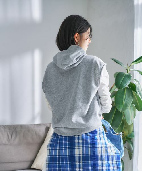 CARA O CRUZ / キャラ・オ・クルス テーラードジャケット | ロゴ刺繍フード付きベスト | 詳細5