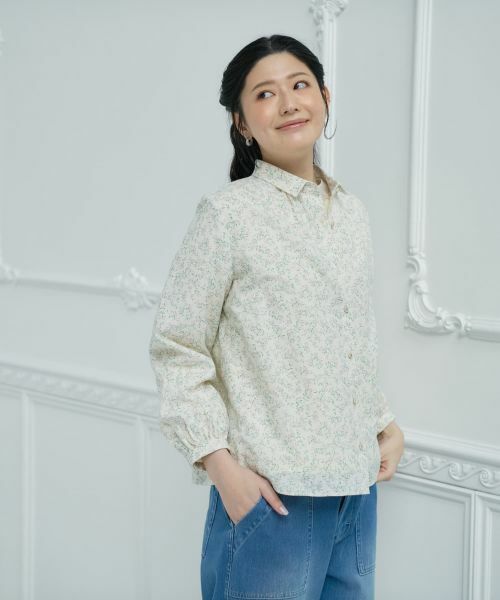 CARA O CRUZ / キャラ・オ・クルス シャツ・ブラウス | 洗える小花柄ギャザーネックシャツ【産地ナブル】 | 詳細1