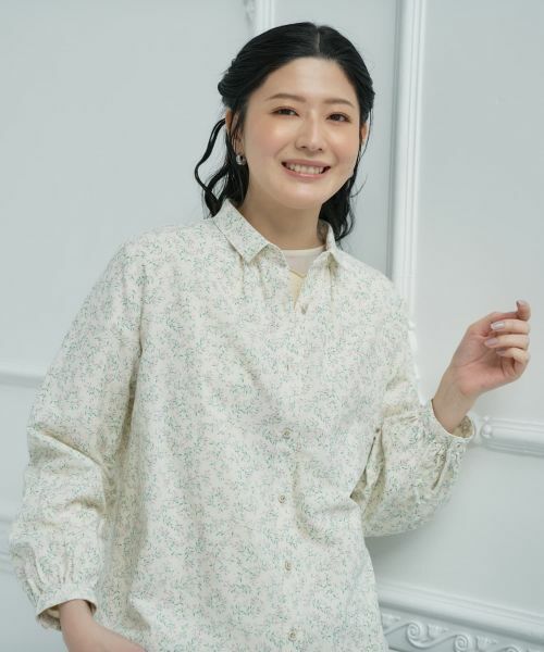 CARA O CRUZ / キャラ・オ・クルス シャツ・ブラウス | 洗える小花柄ギャザーネックシャツ【産地ナブル】 | 詳細3