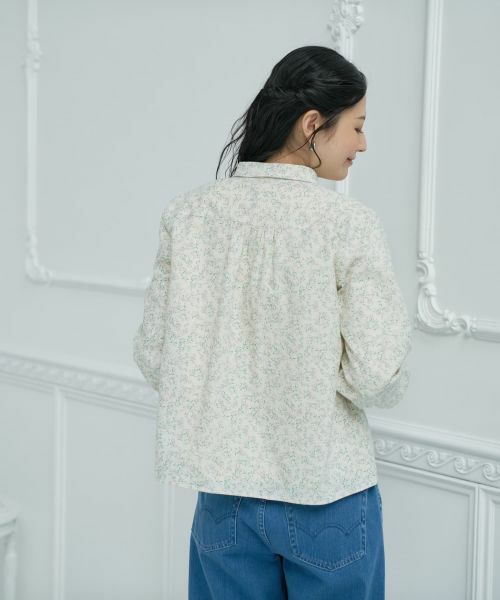 CARA O CRUZ / キャラ・オ・クルス シャツ・ブラウス | 洗える小花柄ギャザーネックシャツ【産地ナブル】 | 詳細6