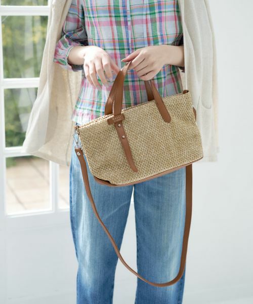 CARA O CRUZ / キャラ・オ・クルス ハンドバッグ | 2WAY雑材トートバッグ【ROSSI 】（キャメル）