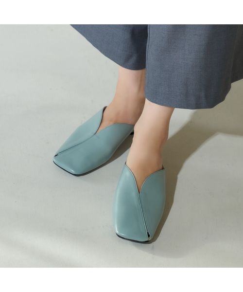 carino/カリーノ Vカットラインスクエアトゥミュール グレー S carino/カリーノ Vカットラインスクエアトゥミュール グレー S