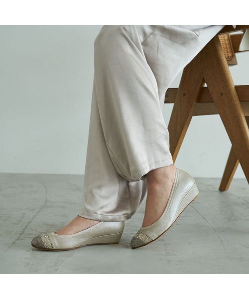 carino/カリーノ ポインテッドトゥウエッジヒールパンプス ゴールドコンビ 245 carino/カリーノ ポインテッドトゥウエッジヒールパンプス ゴールドコンビ 245