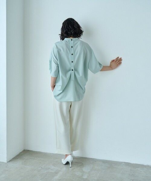 CAST: / キャスト コロン シャツ・ブラウス | 【接触冷感/UV効果/着用しわ軽減】バックボタンショートスリーブブラウス | 詳細2