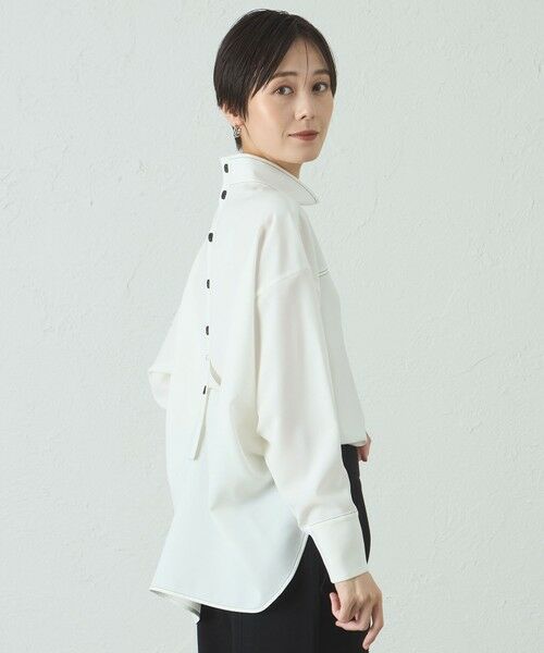CAST: / キャスト コロン シャツ・ブラウス | 【着用しわ軽減/吸水速乾】バックボタンブラウス(ホワイト)