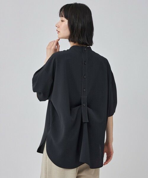 CAST: / キャスト コロン シャツ・ブラウス | バックボタンブラウス（ネイビー）