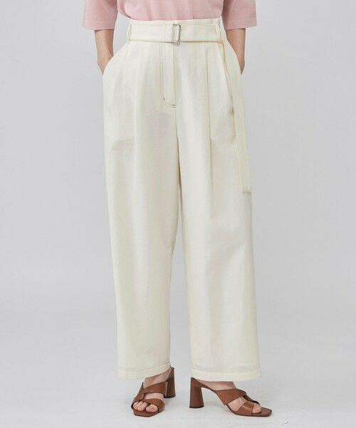 CAST: / キャスト コロン パンツ | ツータックフォルムベルトパンツ（オフホワイト）