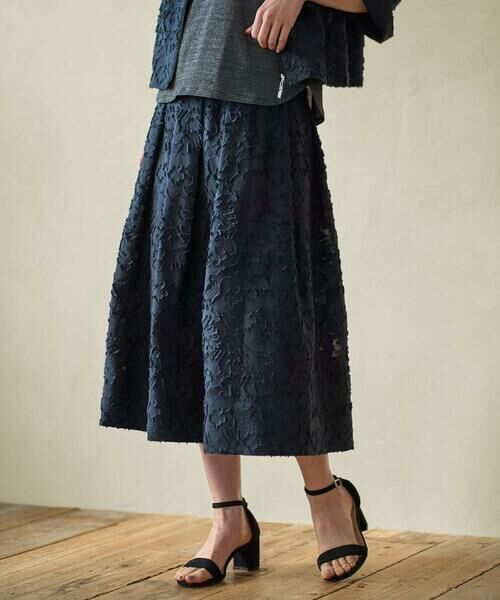 CHRISTIAN AUJARD / クリスチャン・オジャール ロング・マキシ丈スカート | [セットアップ対応]フラワーカットジャカードスカート | 詳細1
