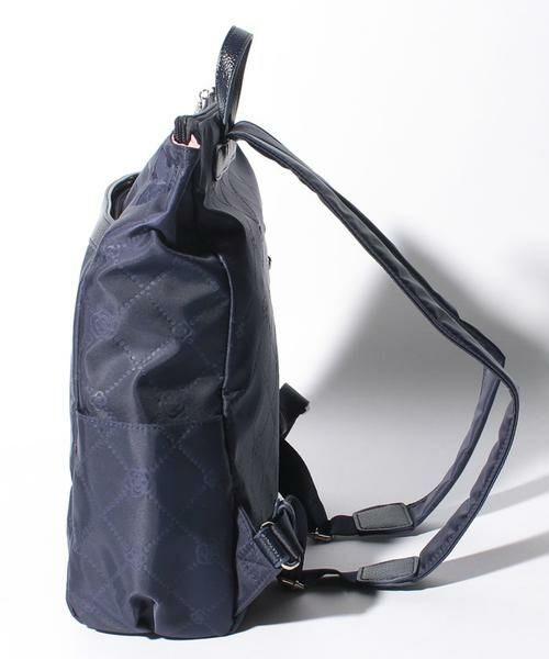美品クレイサス(CLATHAS) コリーヌ　薄型リュックサック コリーヌ リュック（薄型・A4対応） CLATHAS / クレイサス