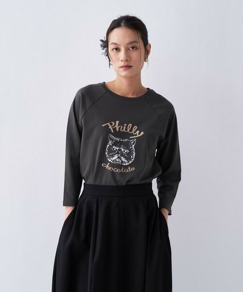 cloenc / クロエンス Tシャツ | 【Philly chocolate】キャットプリントロングTシャツ（チャコールグレー(213)）