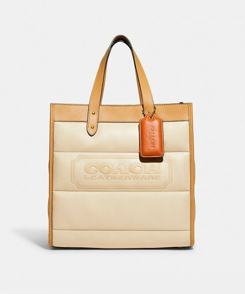 一番の 【新品】COACHコーチ ピローキルティングアイボリートート