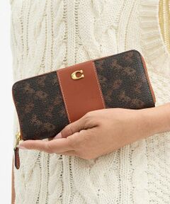 現行品✨【COACH】コーチ エッセンシャル スモール ホースアンドキャリッジ エッセンシャル スリム アコーディオン ジップ ウォレット