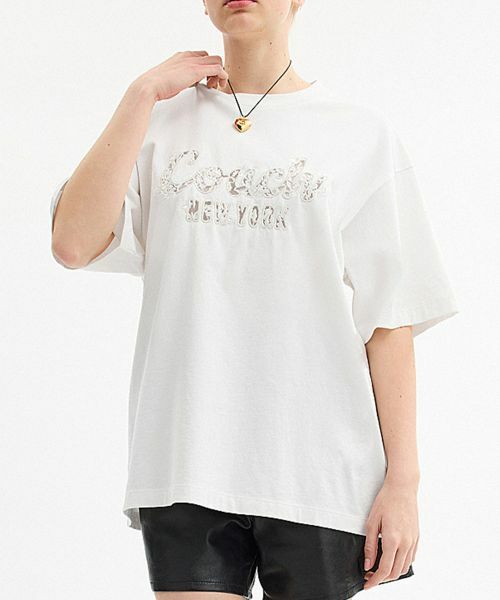 人気！【COACH】カーシヴ コーチ エンブロイダード Tシャツ 公式】COACH – コーチ | カーシヴ コーチ エンブロイダード T