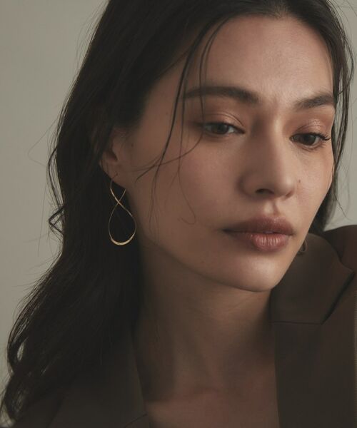 COCOSHNIK / ココシュニック ピアス・イヤリング | K10ポリッシュ 変形フープピアスL | 詳細11