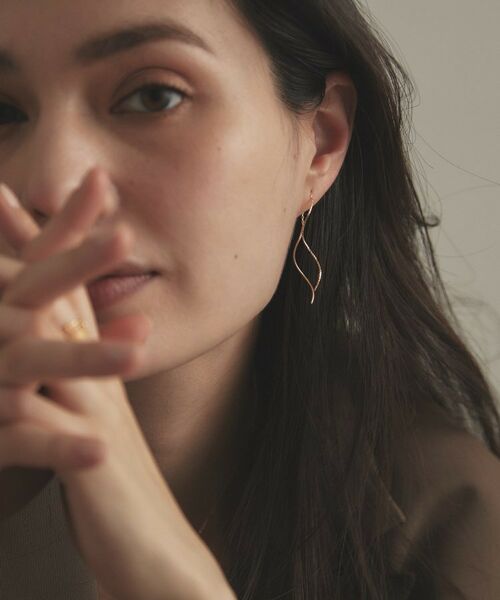 COCOSHNIK / ココシュニック ピアス・イヤリング | K18ポリッシュ×ミラーカット S字ライン チェーンピアス小 | 詳細13