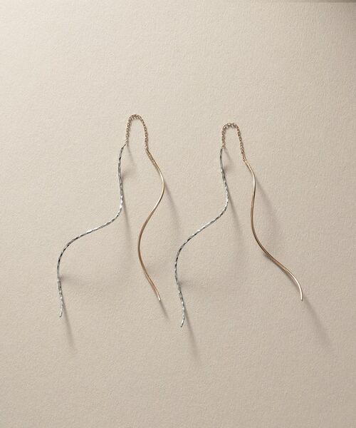 COCOSHNIK / ココシュニック ピアス・イヤリング | K10ポリッシュ×ミラーカット S字ライン チェーンピアス（YG×WG） | 詳細11