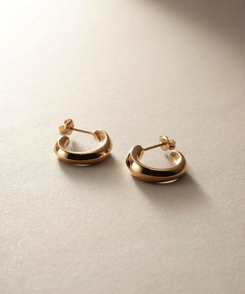 COCOSHNIK / ココシュニック ピアス・イヤリング | K10中空しのぎニュアンスフープ スタッドピアス | 詳細1