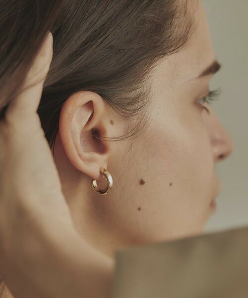 COCOSHNIK / ココシュニック ピアス・イヤリング | K10中空しのぎニュアンスフープ スタッドピアス | 詳細10