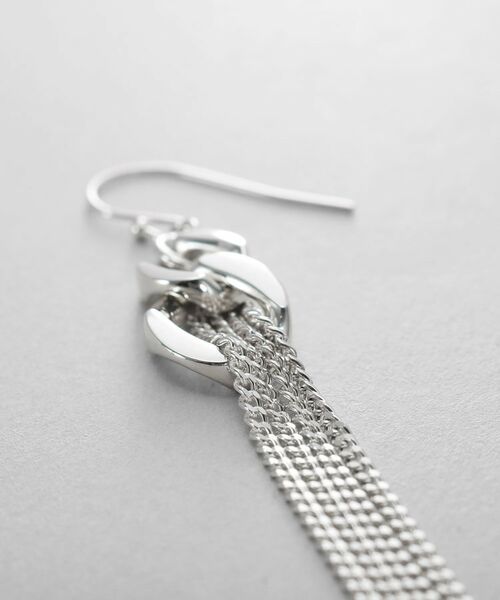 COCOSHNIK / ココシュニック ピアス・イヤリング | シルバー カーブチェーンモチーフフリンジピアス | 詳細2