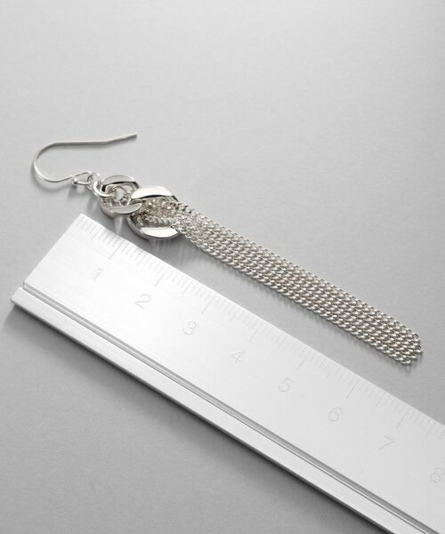 COCOSHNIK / ココシュニック ピアス・イヤリング | シルバー カーブチェーンモチーフフリンジピアス | 詳細4