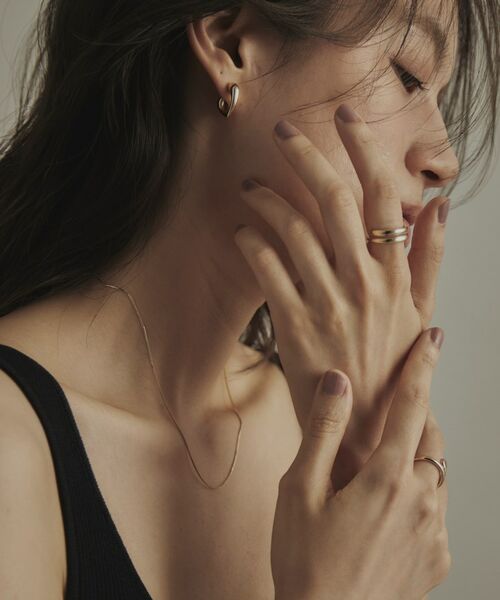 COCOSHNIK / ココシュニック ピアス・イヤリング | K10中空ラウンデッドシェイプフープ スタッドピアス | 詳細6