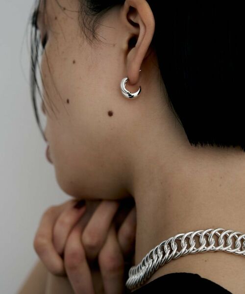 COCOSHNIK / ココシュニック ピアス・イヤリング | シルバー スモールフープ チャビーローテイテッドピアス | 詳細8