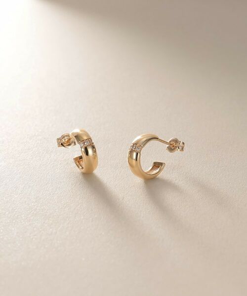 COCOSHNIK / ココシュニック ピアス・イヤリング | K10ダイヤモンド 甲丸フープ スタッドピアス | 詳細1