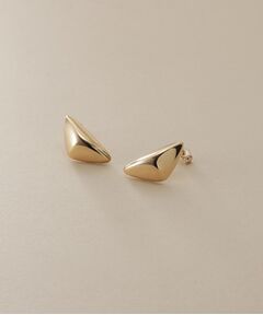 COCOSHNIK / ココシュニック ピアス・イヤリング | K10中空トライアングルピラミッド スタッドピアス