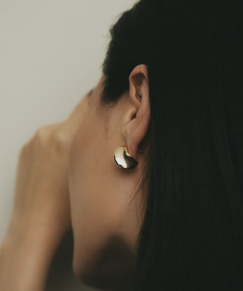 COCOSHNIK / ココシュニック ピアス・イヤリング | K10中空カーブフラット スタッズピアス | 詳細9