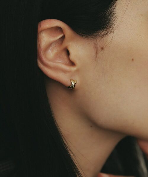 COCOSHNIK / ココシュニック ピアス・イヤリング | K18【サステナブル】甲丸クロスアーチ スタッドピアス | 詳細7