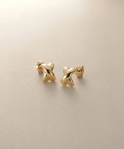 COCOSHNIK / ココシュニック ピアス・イヤリング | K18【サステナブル】甲丸クロスアーチ スタッドピアス（イエローゴールド(100)）